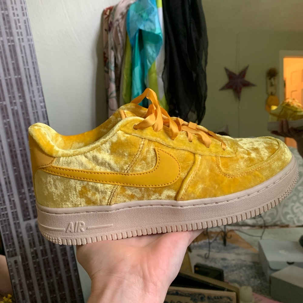 YELLOW VELVET NIKE AIRFORCE ONE
